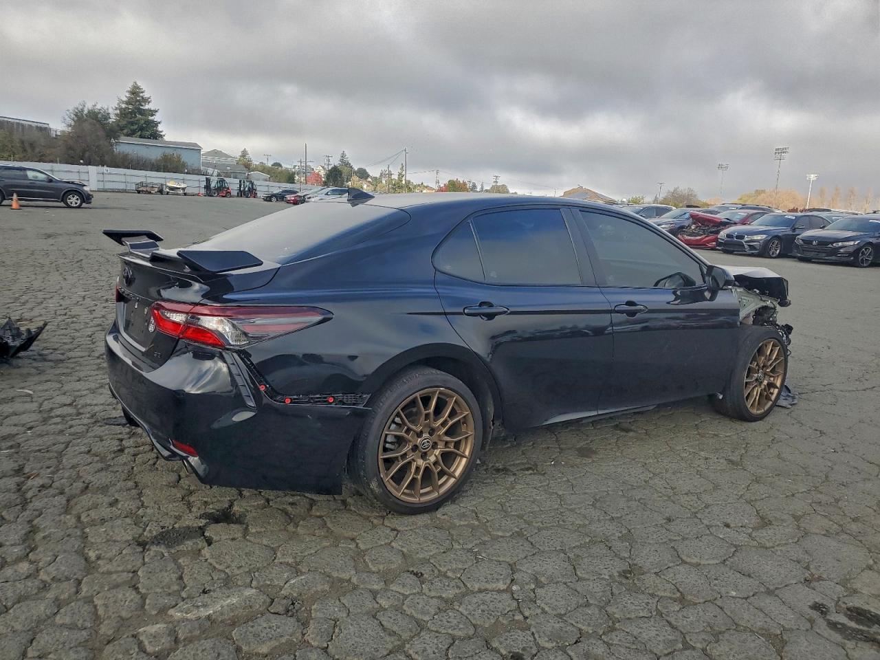 2024 TOYOTA CAMRY SE NIGHT SHADE photo 3