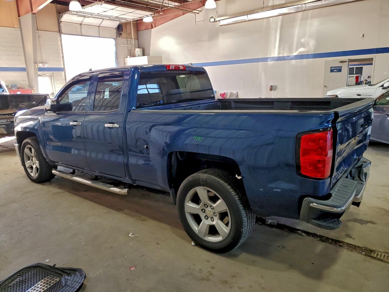 2015 CHEVROLET SILVERADO C1500 photo 4