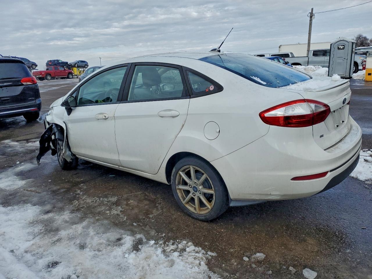 2019 FORD FIESTA SE photo 2