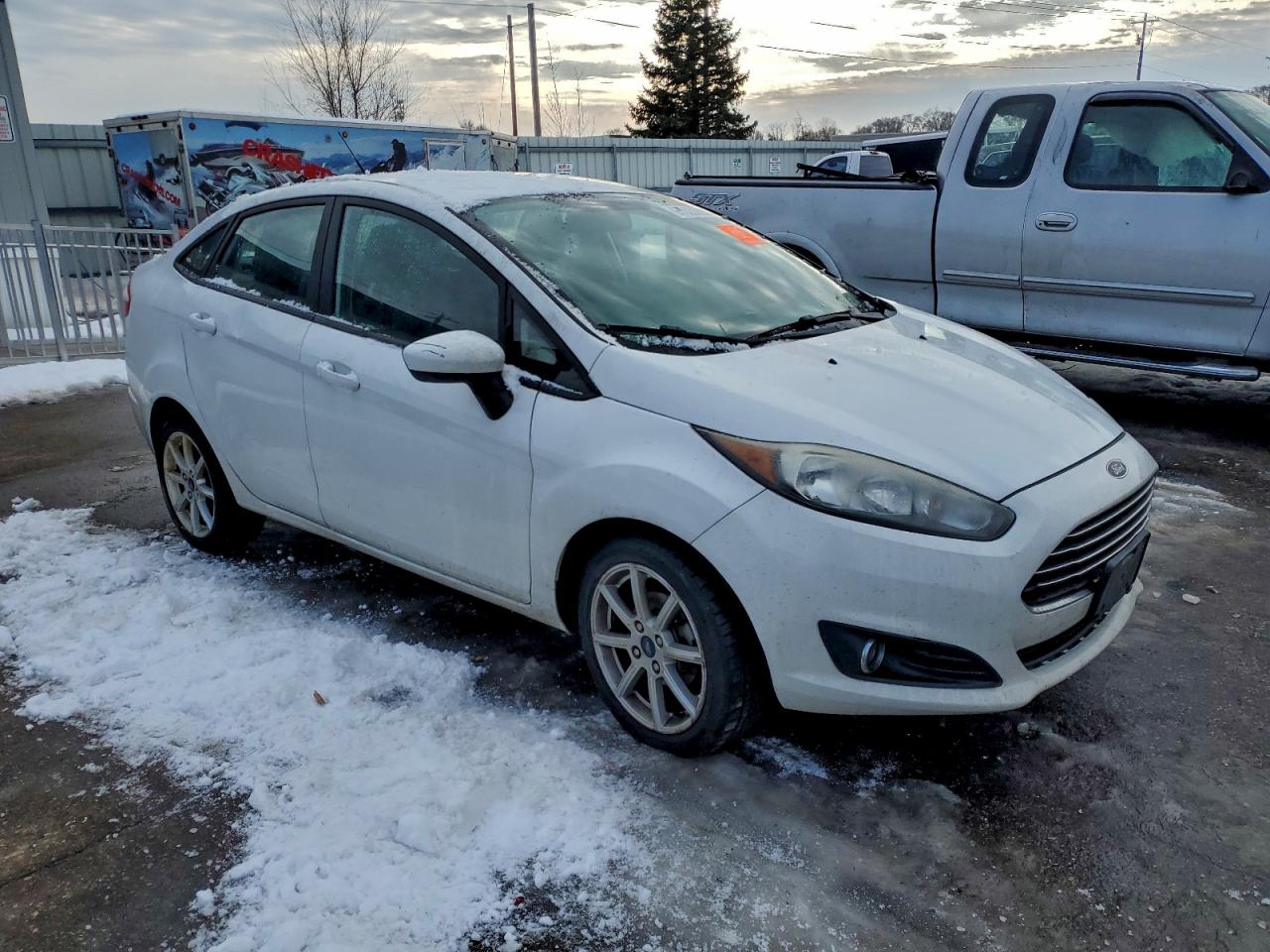 2019 FORD FIESTA SE photo 4