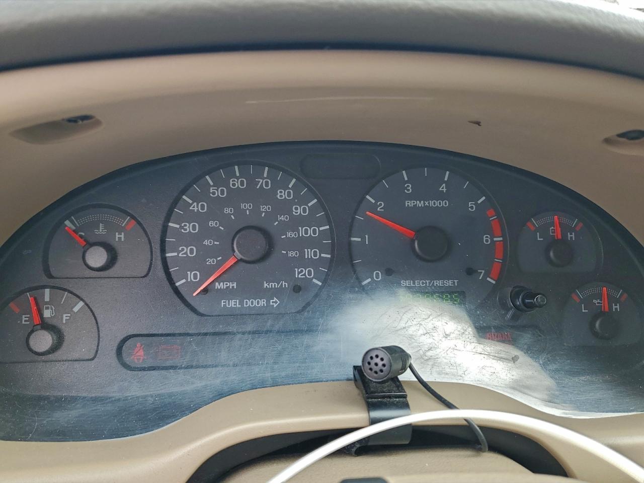 2004 FORD MUSTANG photo 9