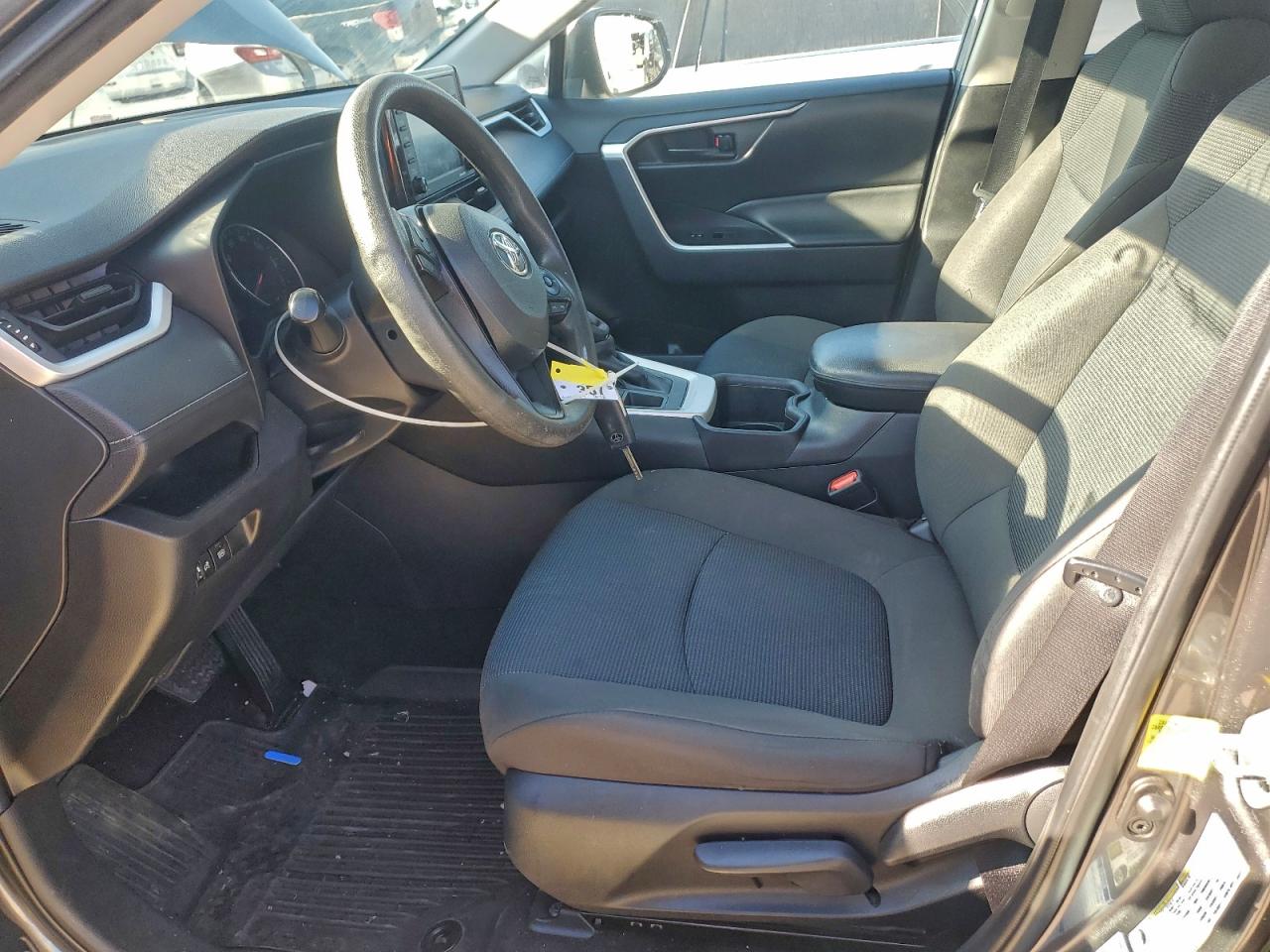 2022 TOYOTA RAV4 LE photo 7