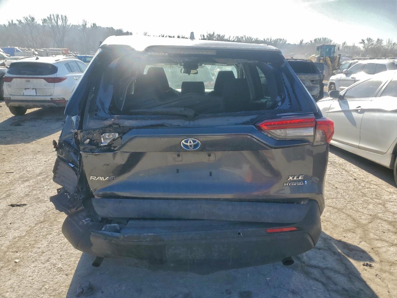 2022 TOYOTA RAV4 LE photo 6