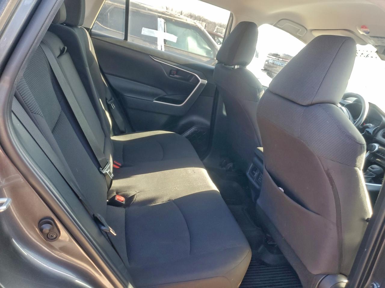 2022 TOYOTA RAV4 LE photo 11