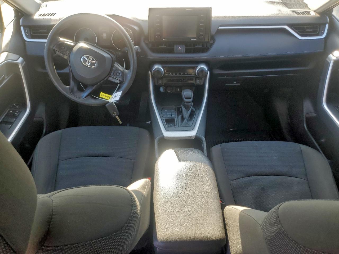 2022 TOYOTA RAV4 LE photo 8