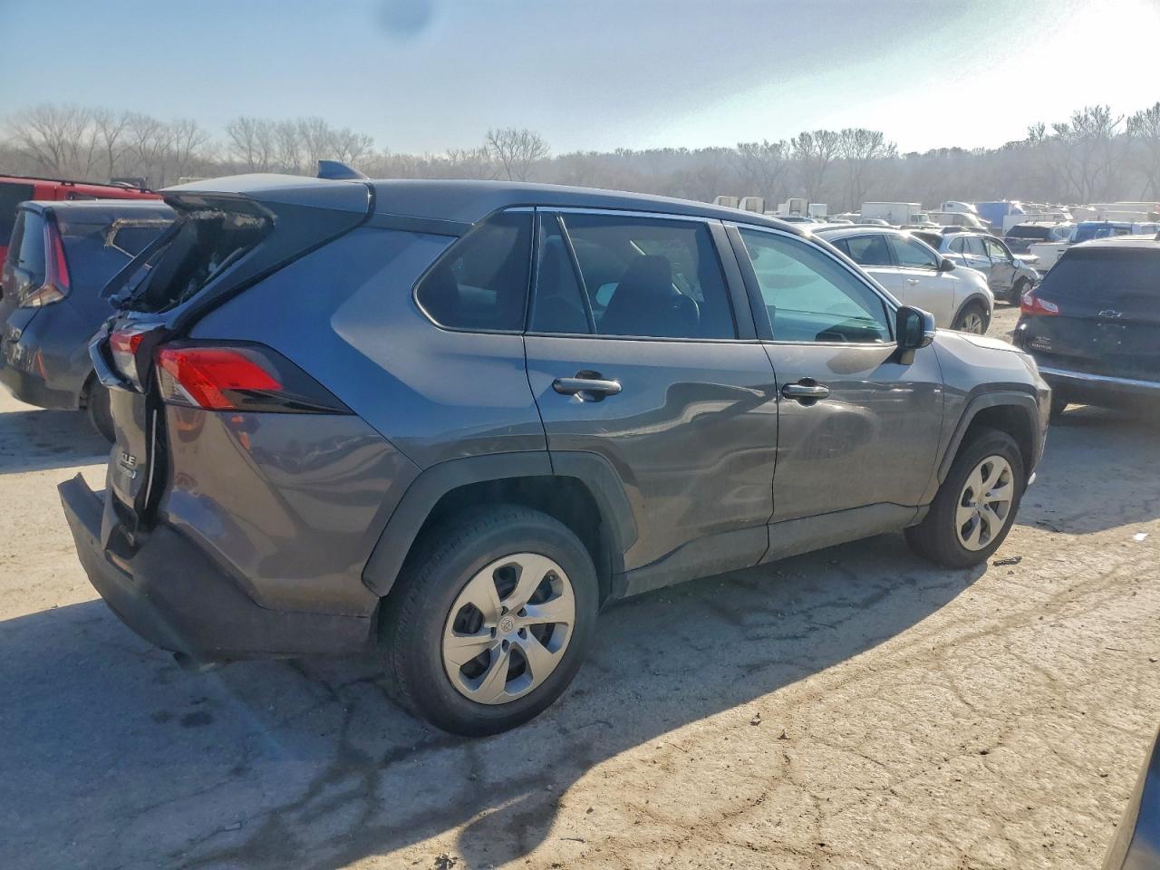2022 TOYOTA RAV4 LE photo 3