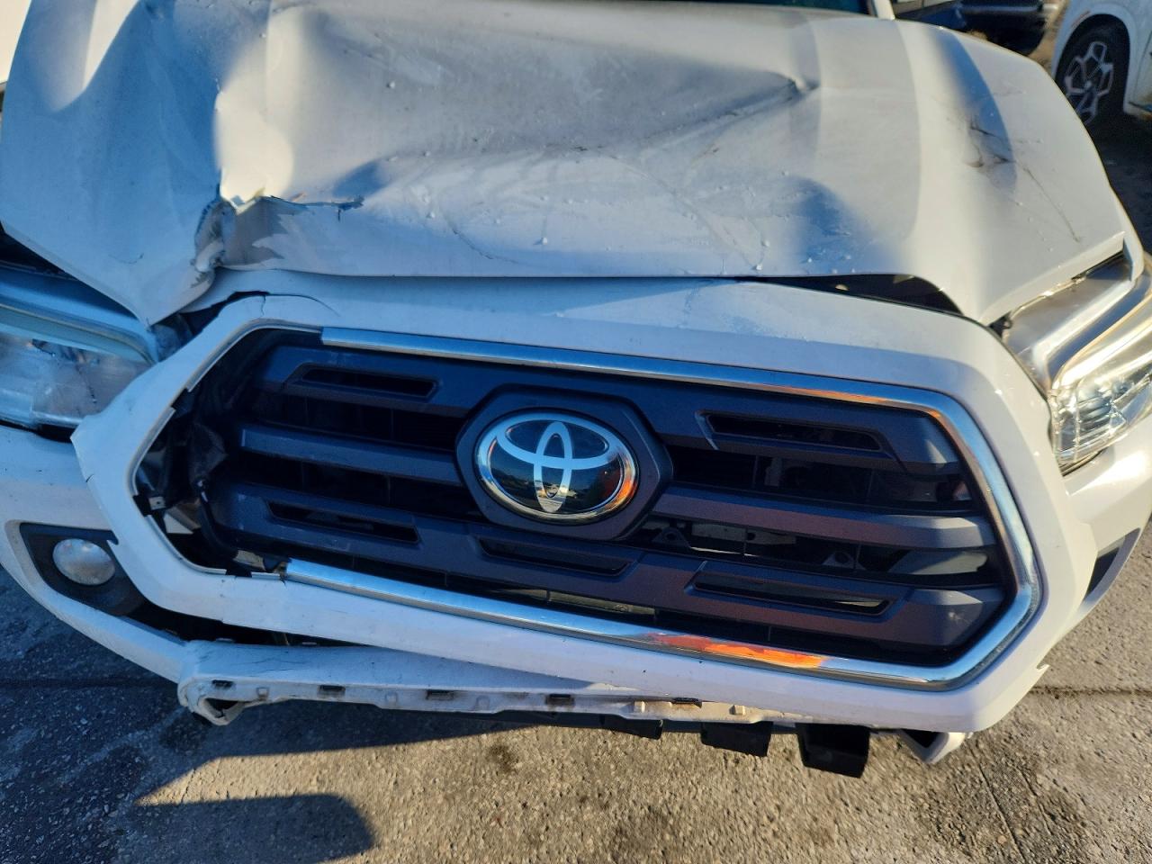 2019 TOYOTA TACOMA DOUBLE CAB photo 11