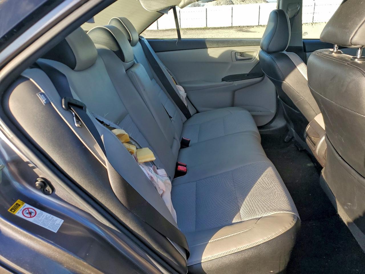 2016 TOYOTA CAMRY LE photo 10