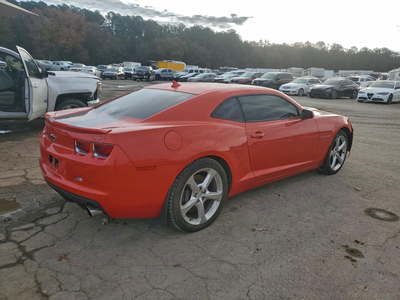 2013 CHEVROLET CAMARO SS photo 5