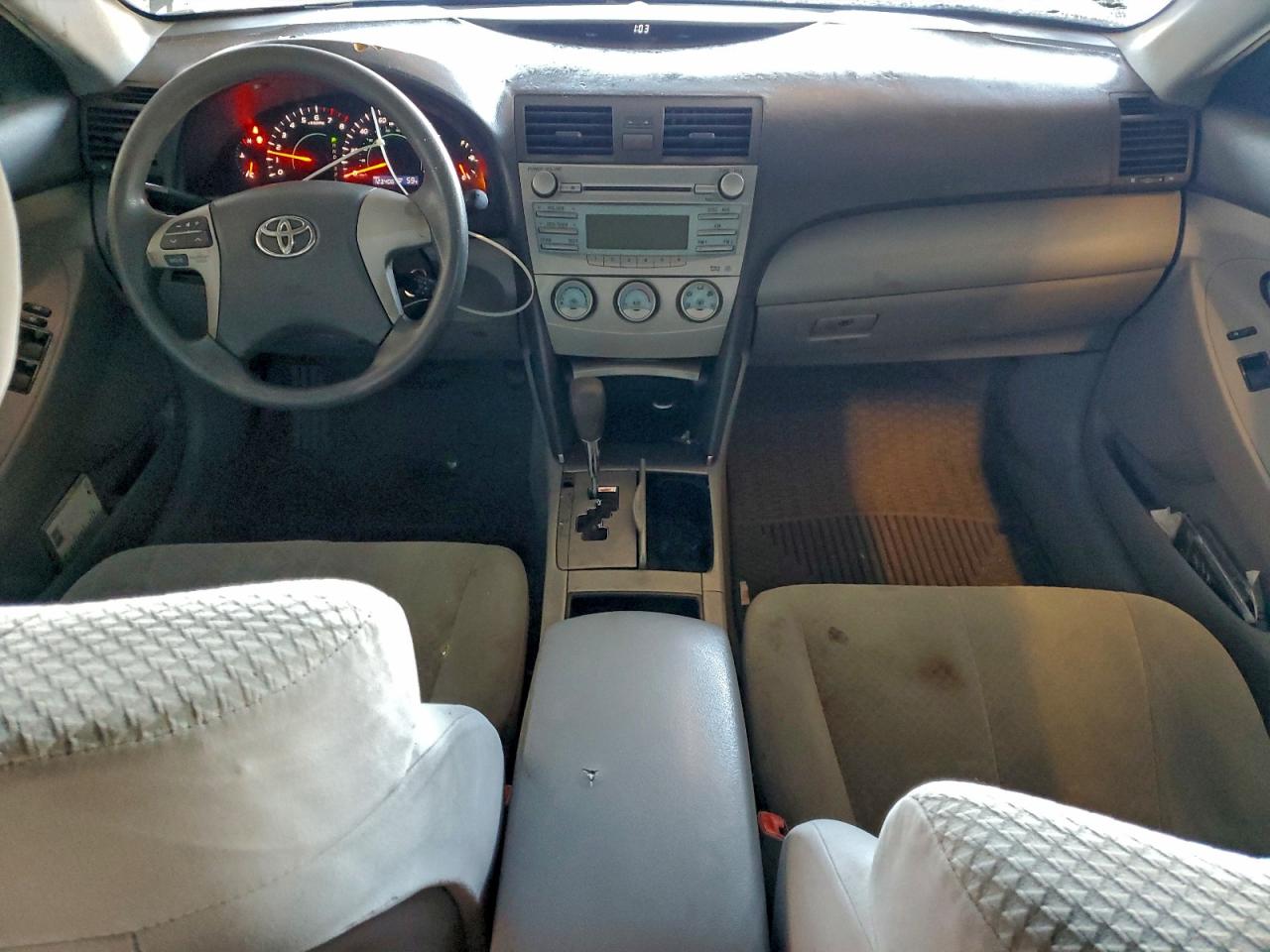 2009 TOYOTA CAMRY photo 15