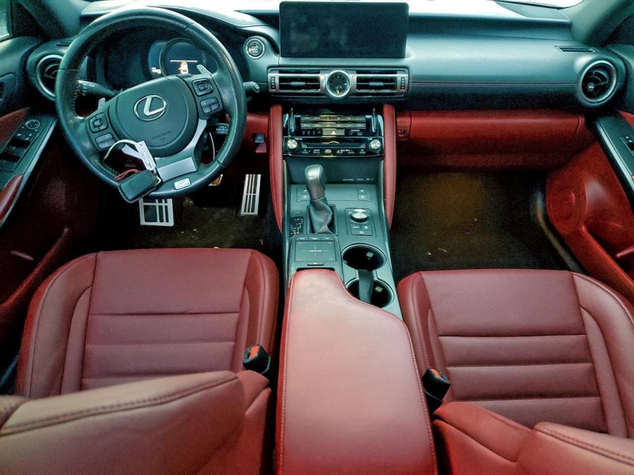 2021 LEXUS IS photo 22