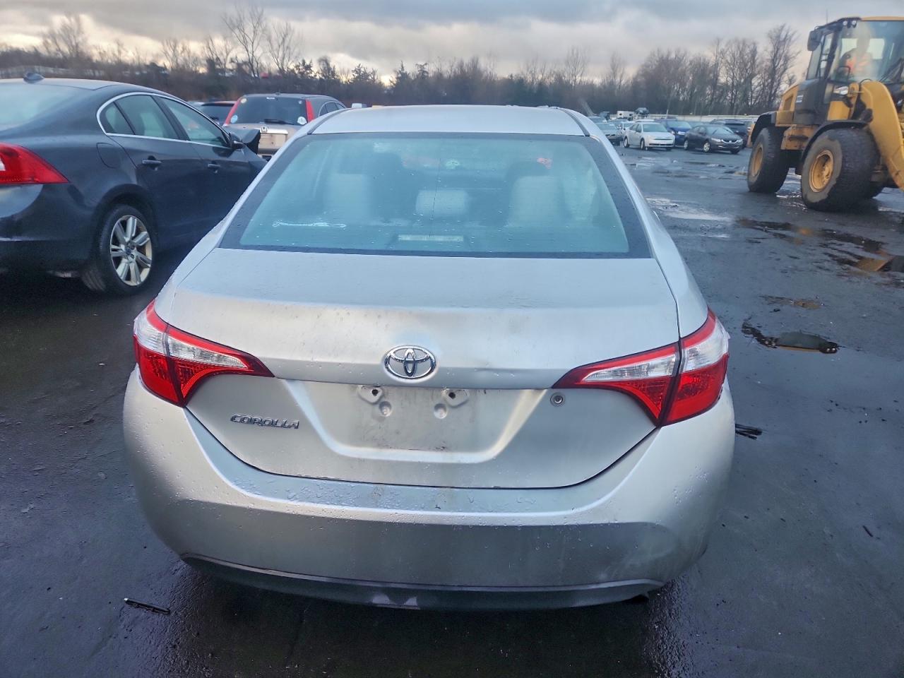 2015 TOYOTA COROLLA L photo 6