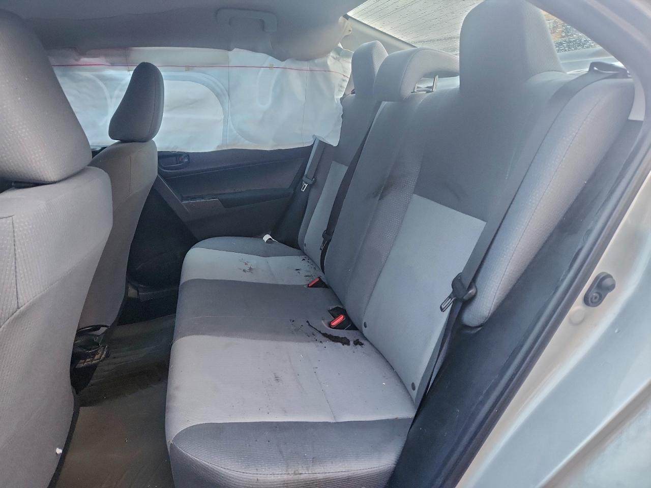 2015 TOYOTA COROLLA L photo 10