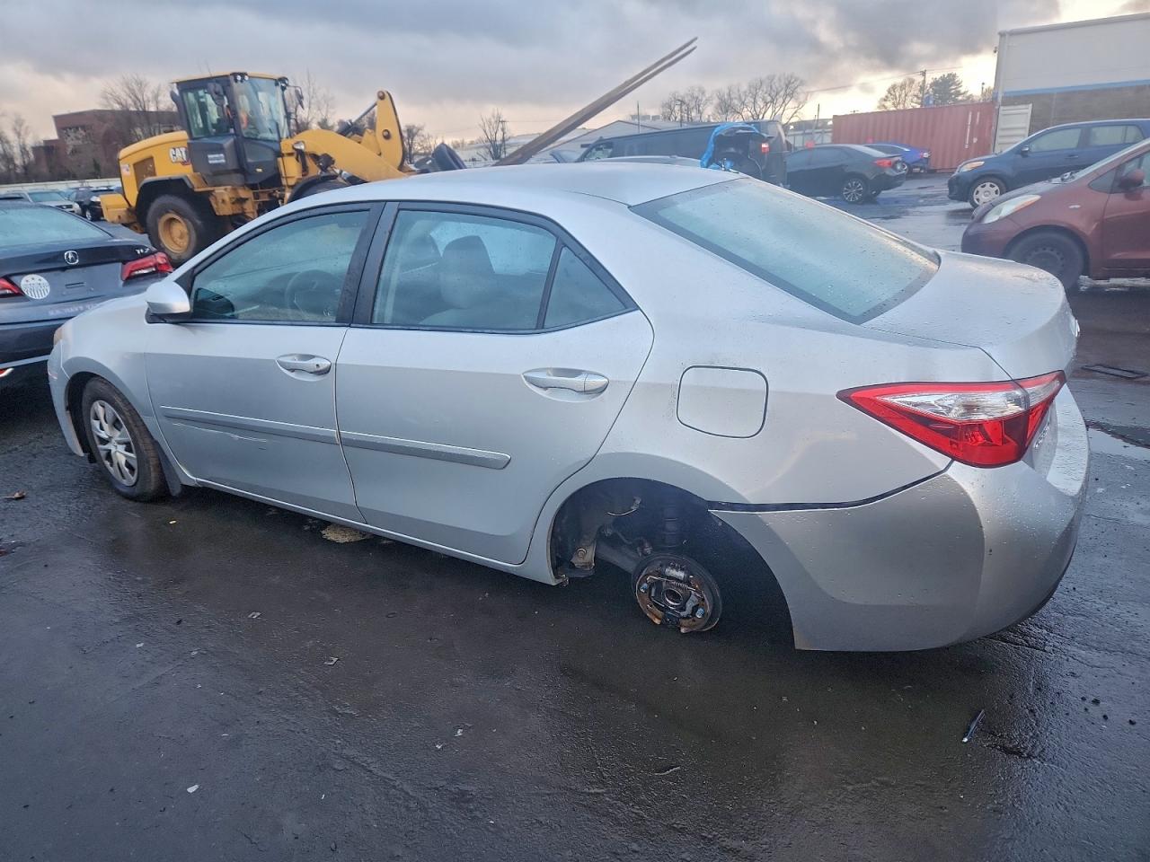 2015 TOYOTA COROLLA L photo 2