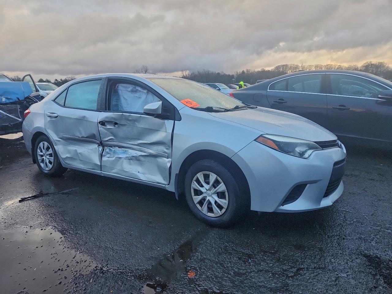 2015 TOYOTA COROLLA L photo 4