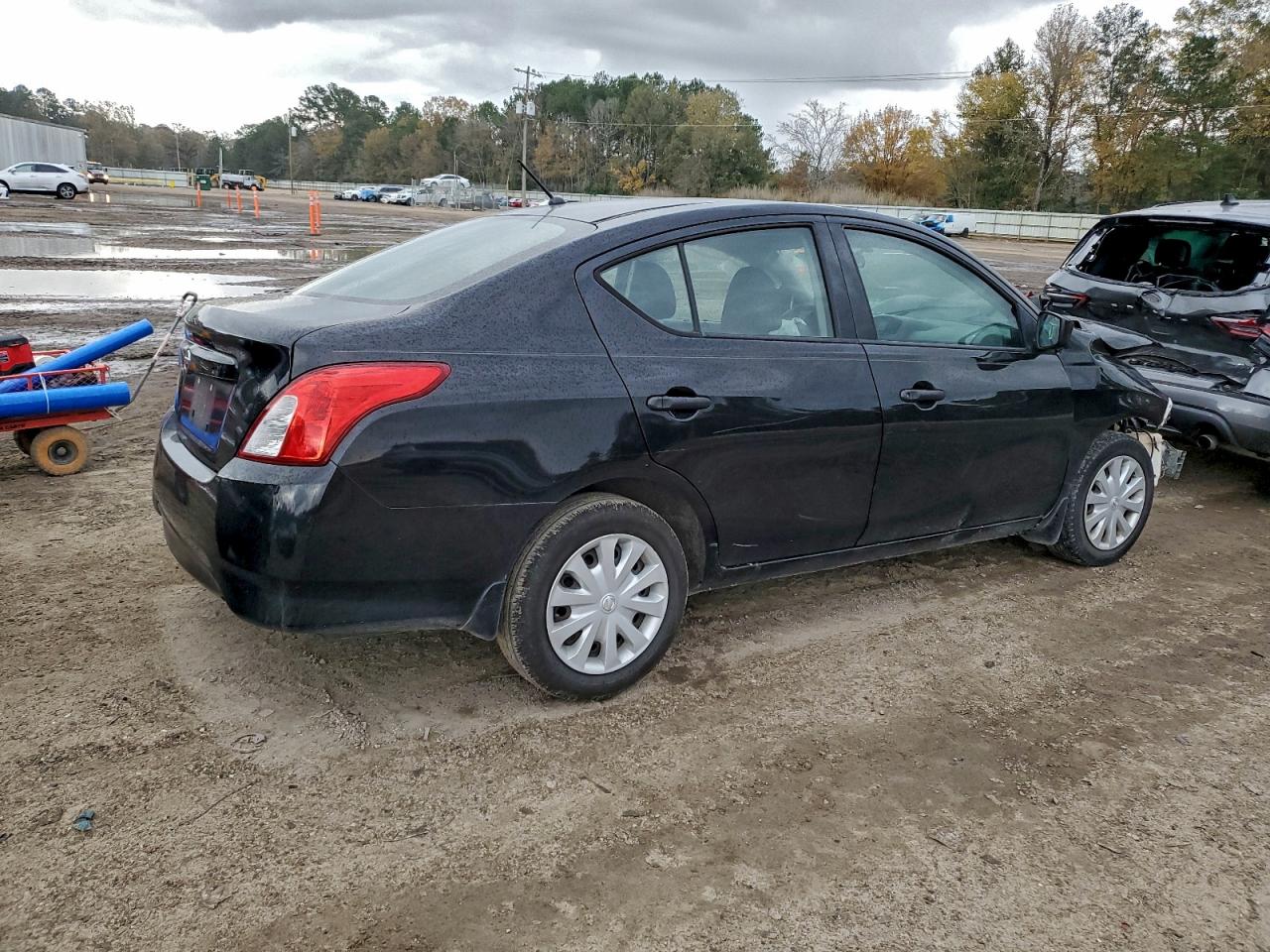 2019 NISSAN VERSA S photo 5