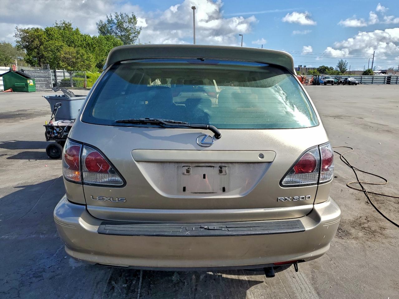 2002 LEXUS RX 300 photo 11