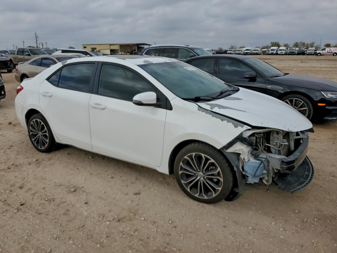 2014 TOYOTA COROLLA L photo 13