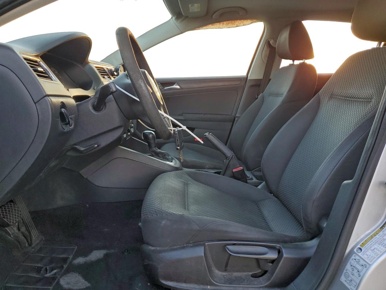 2012 VOLKSWAGEN JETTA BASE photo 19