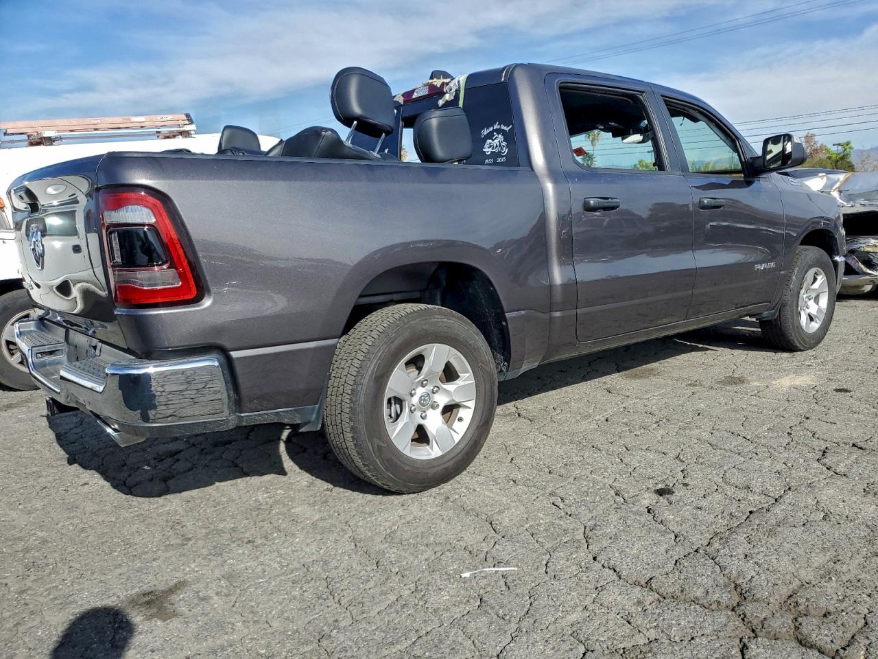 2023 RAM 1500 BIG HORN/LONE STAR photo 3