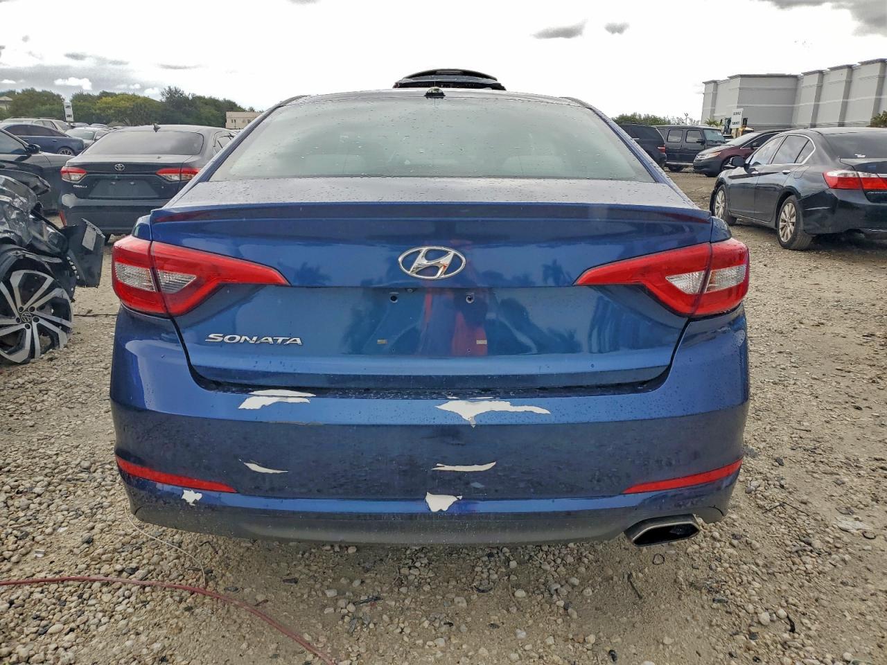 2015 HYUNDAI SONATA SE photo 6
