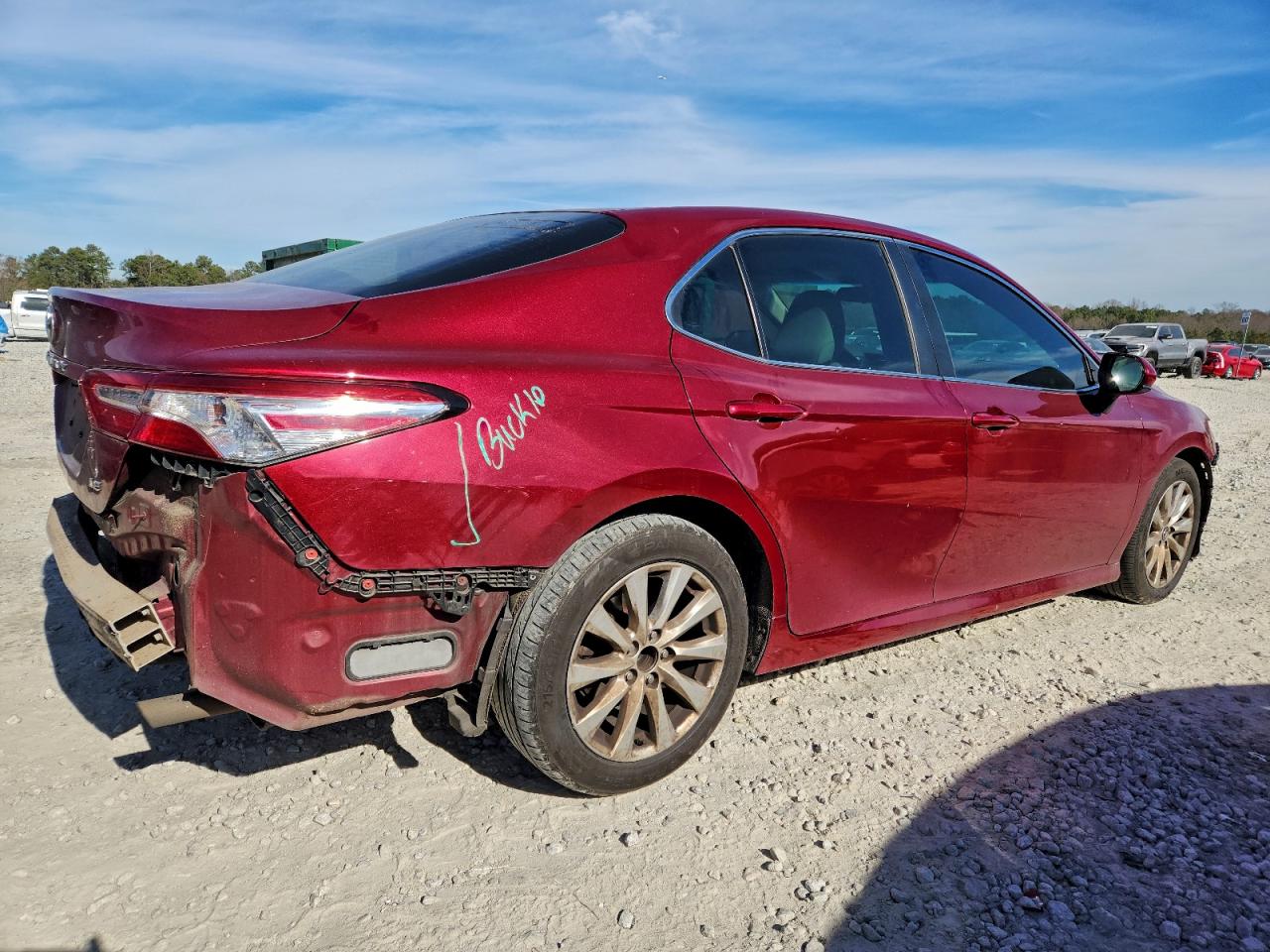 2018 TOYOTA CAMRY L photo 3