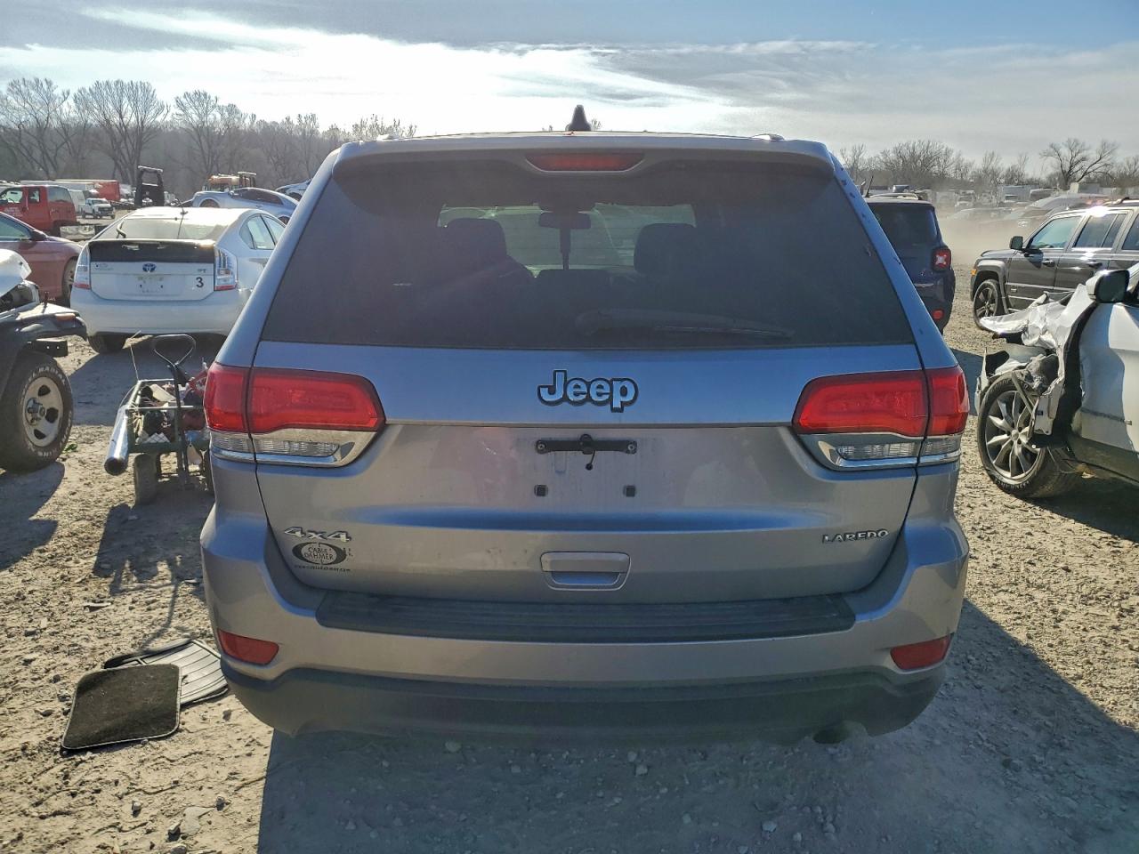 2016 JEEP GRAND CHEROKEE LAREDO photo 11