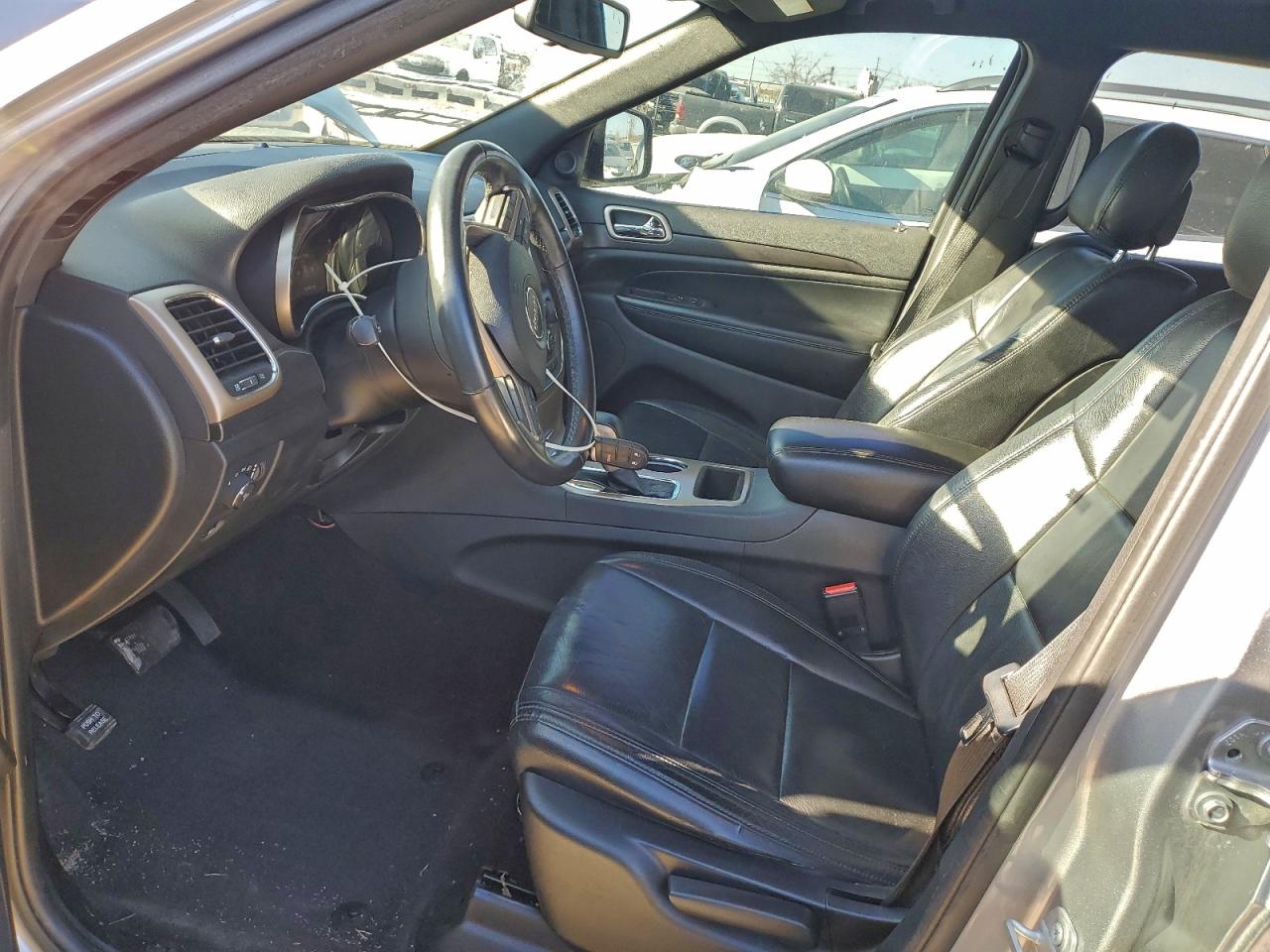 2016 JEEP GRAND CHEROKEE LAREDO photo 13