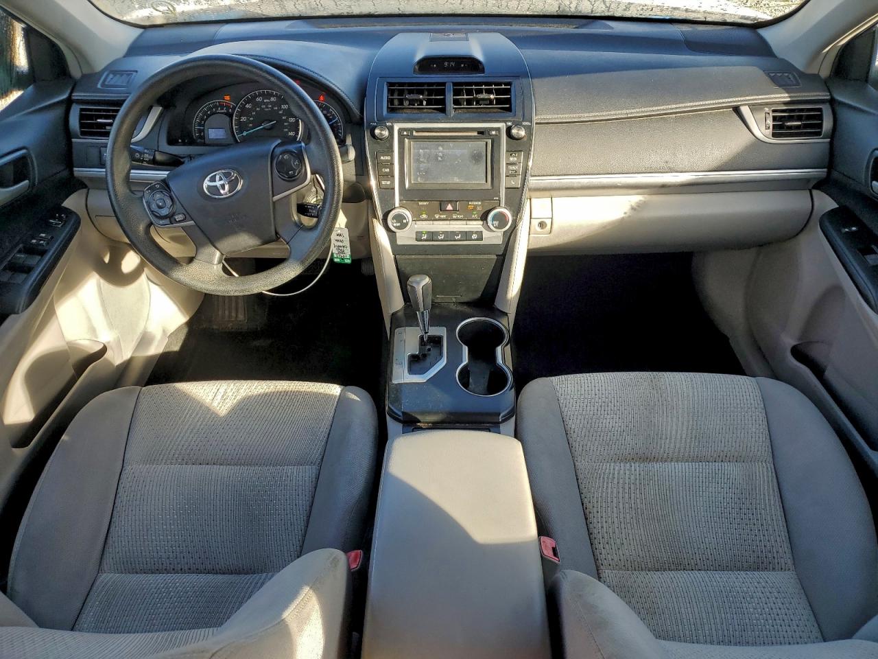 2014 TOYOTA CAMRY L photo 8