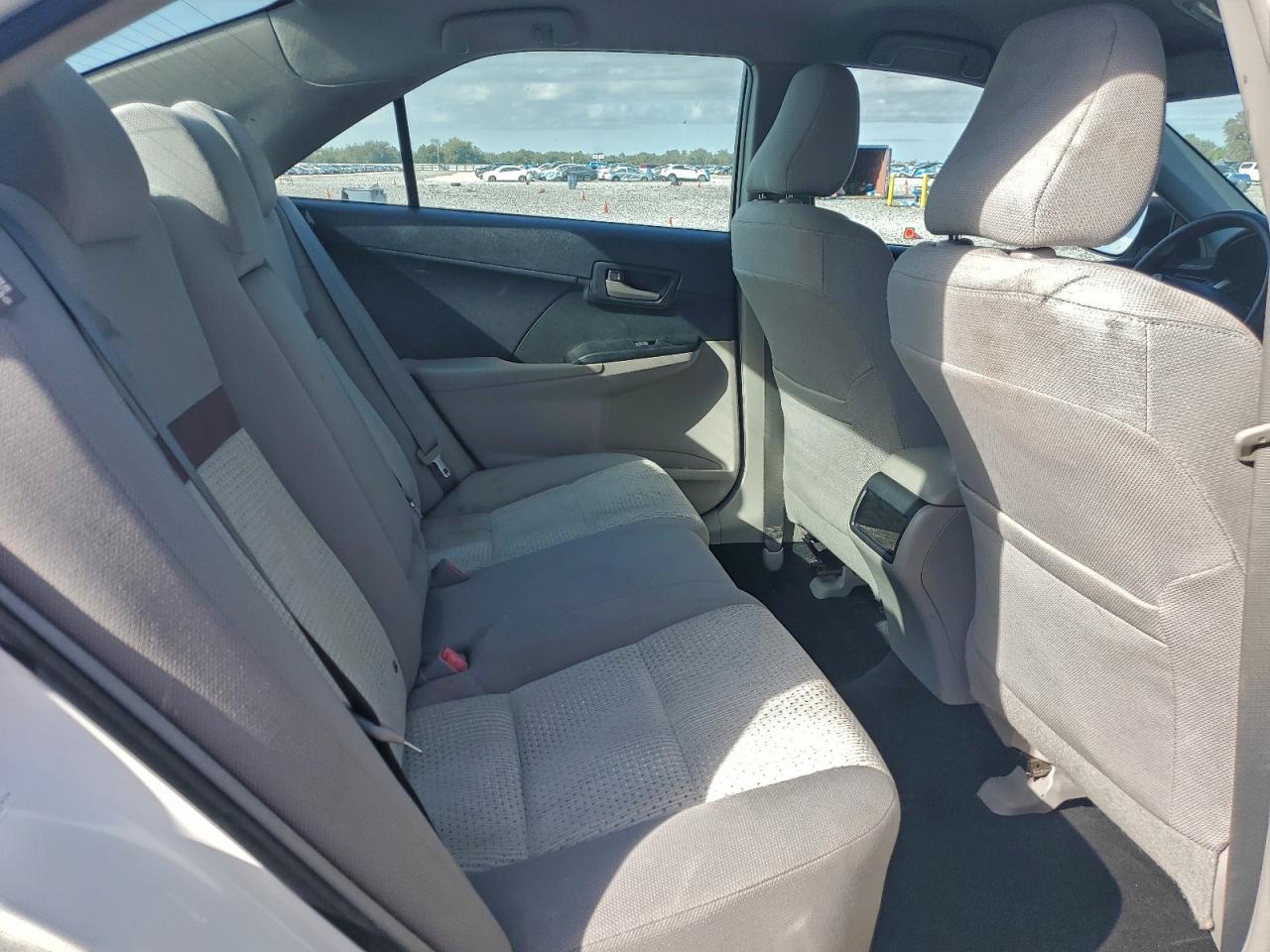 2014 TOYOTA CAMRY L photo 10