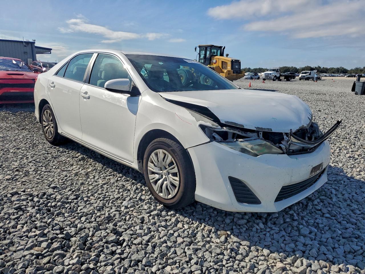 2014 TOYOTA CAMRY L photo 4