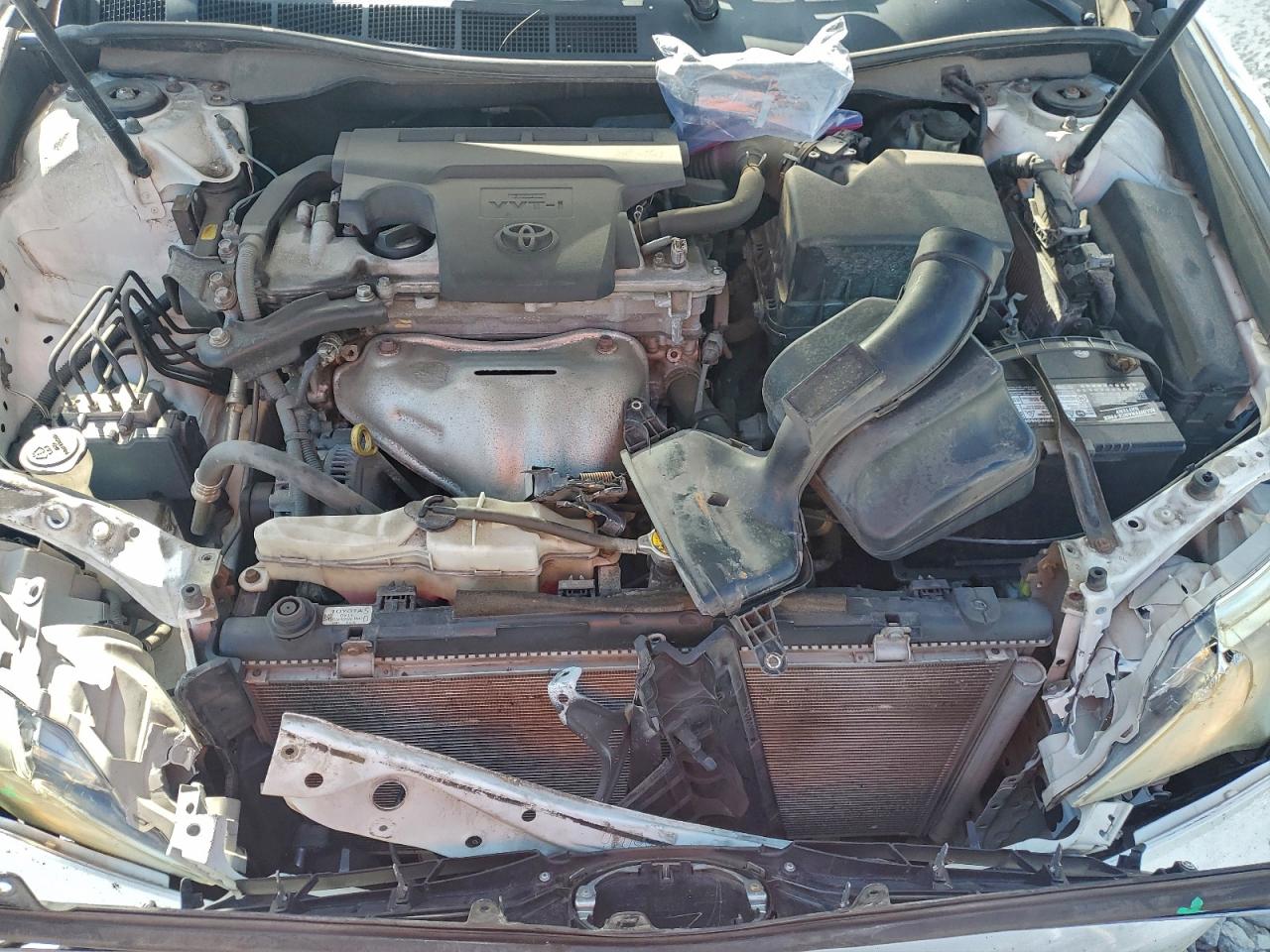 2014 TOYOTA CAMRY L photo 11