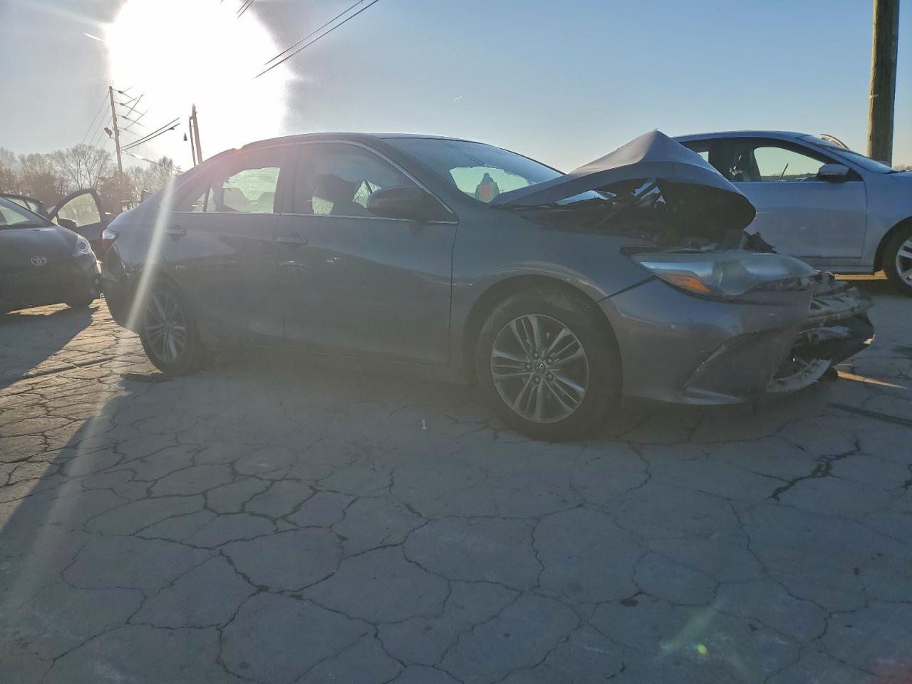 2015 TOYOTA CAMRY LE photo 4