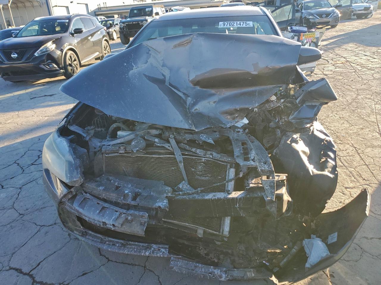 2015 TOYOTA CAMRY LE photo 5