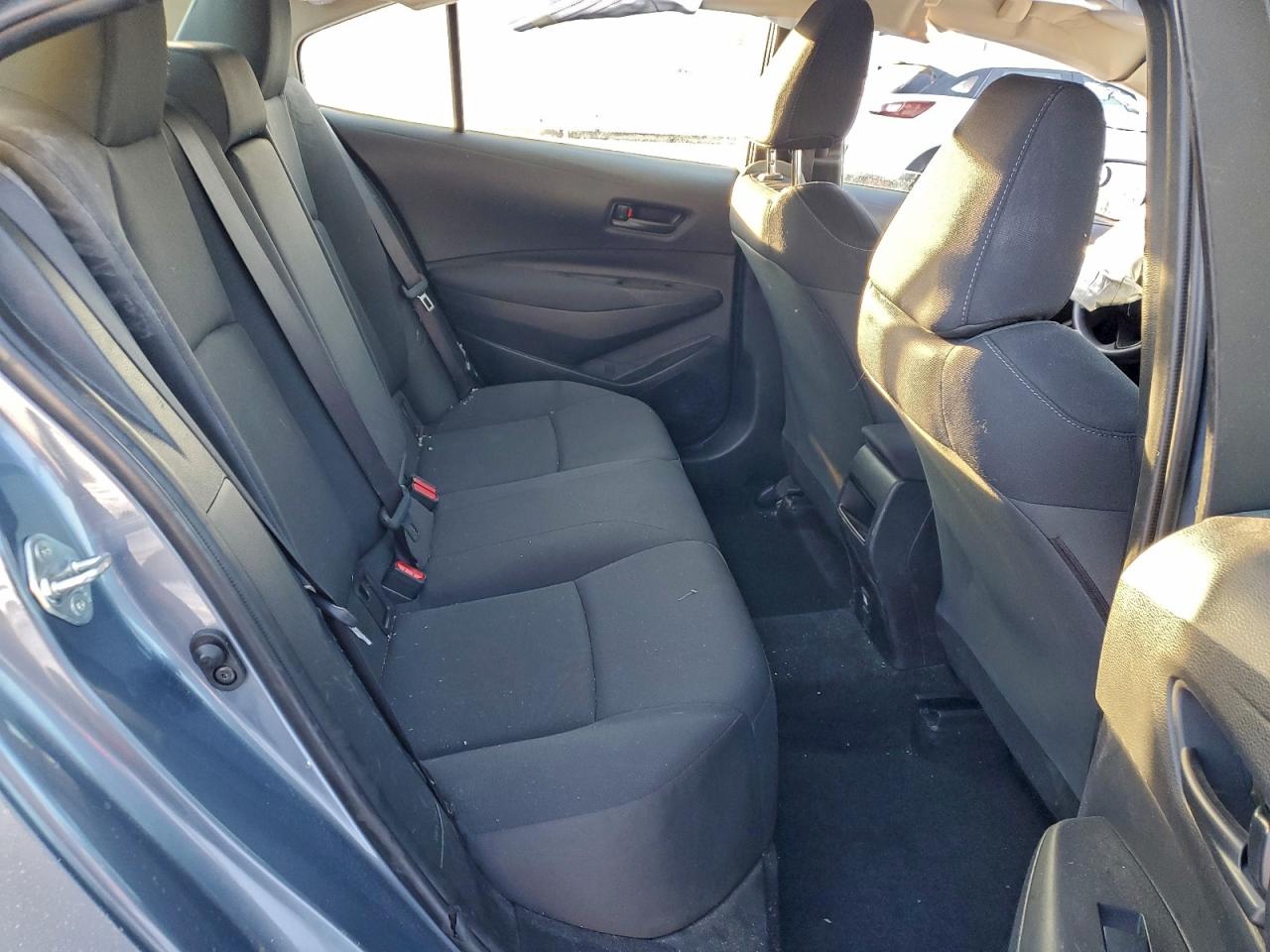 2022 TOYOTA COROLLA LE photo 10