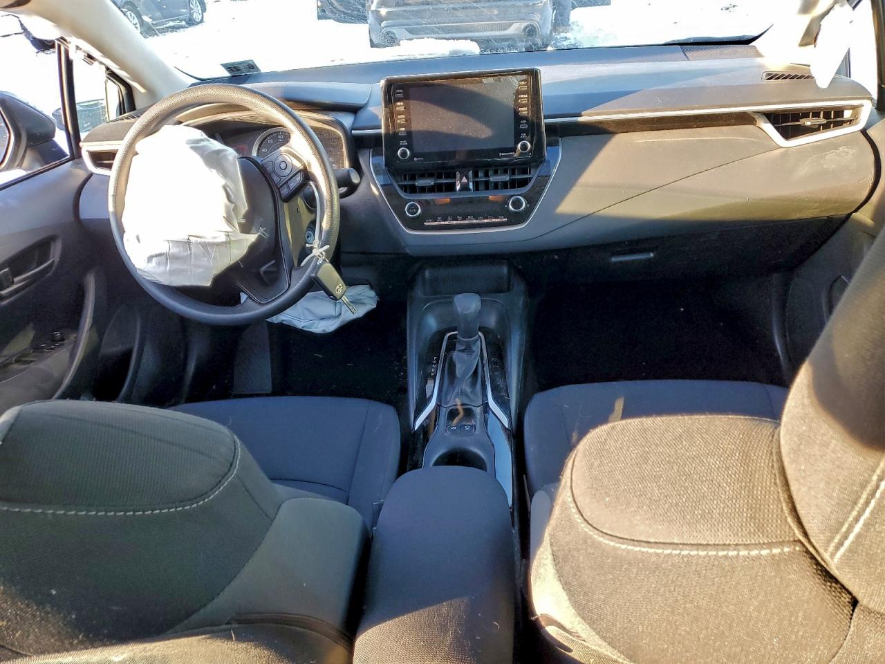 2022 TOYOTA COROLLA LE photo 8