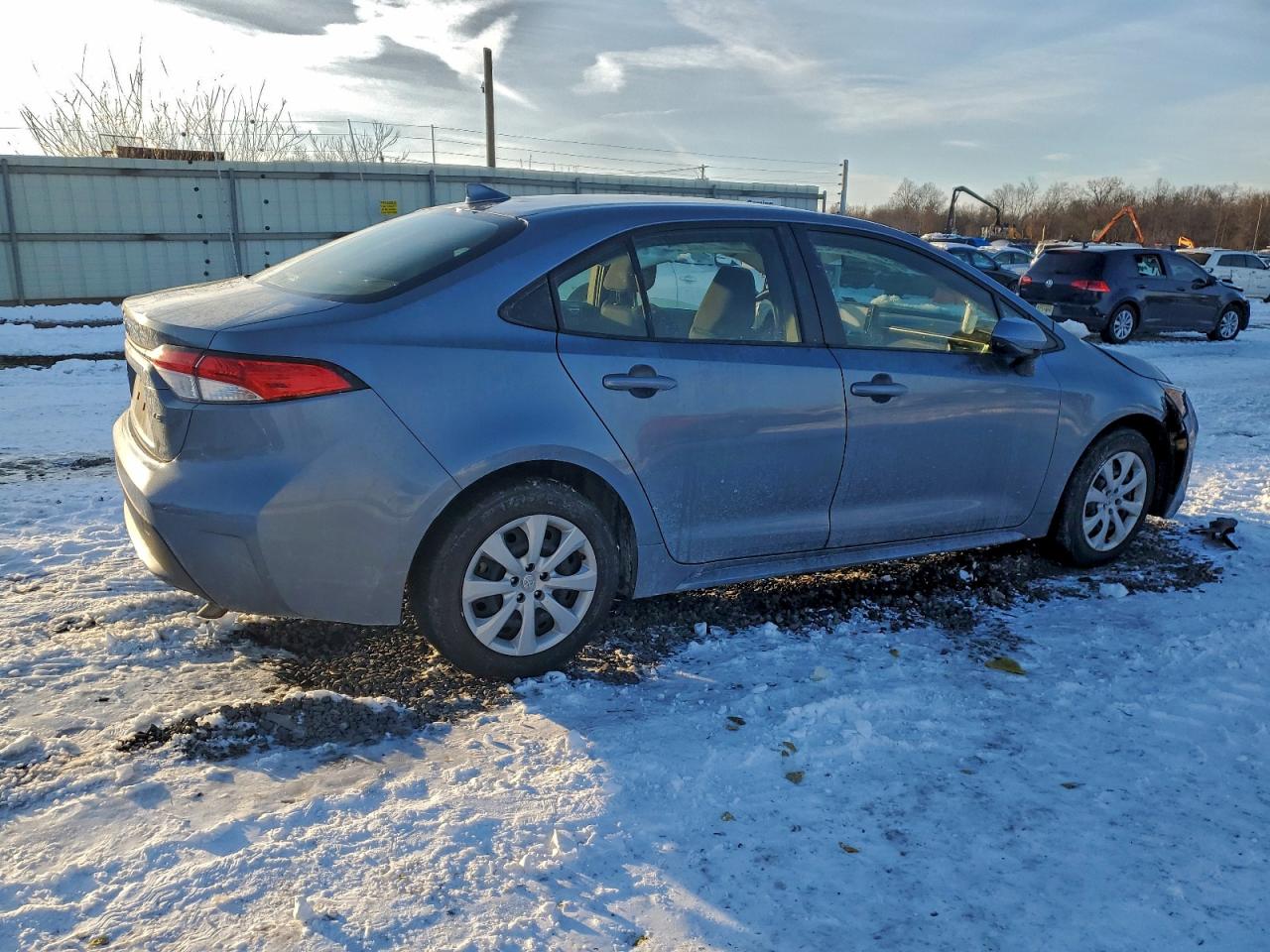 2022 TOYOTA COROLLA LE photo 3