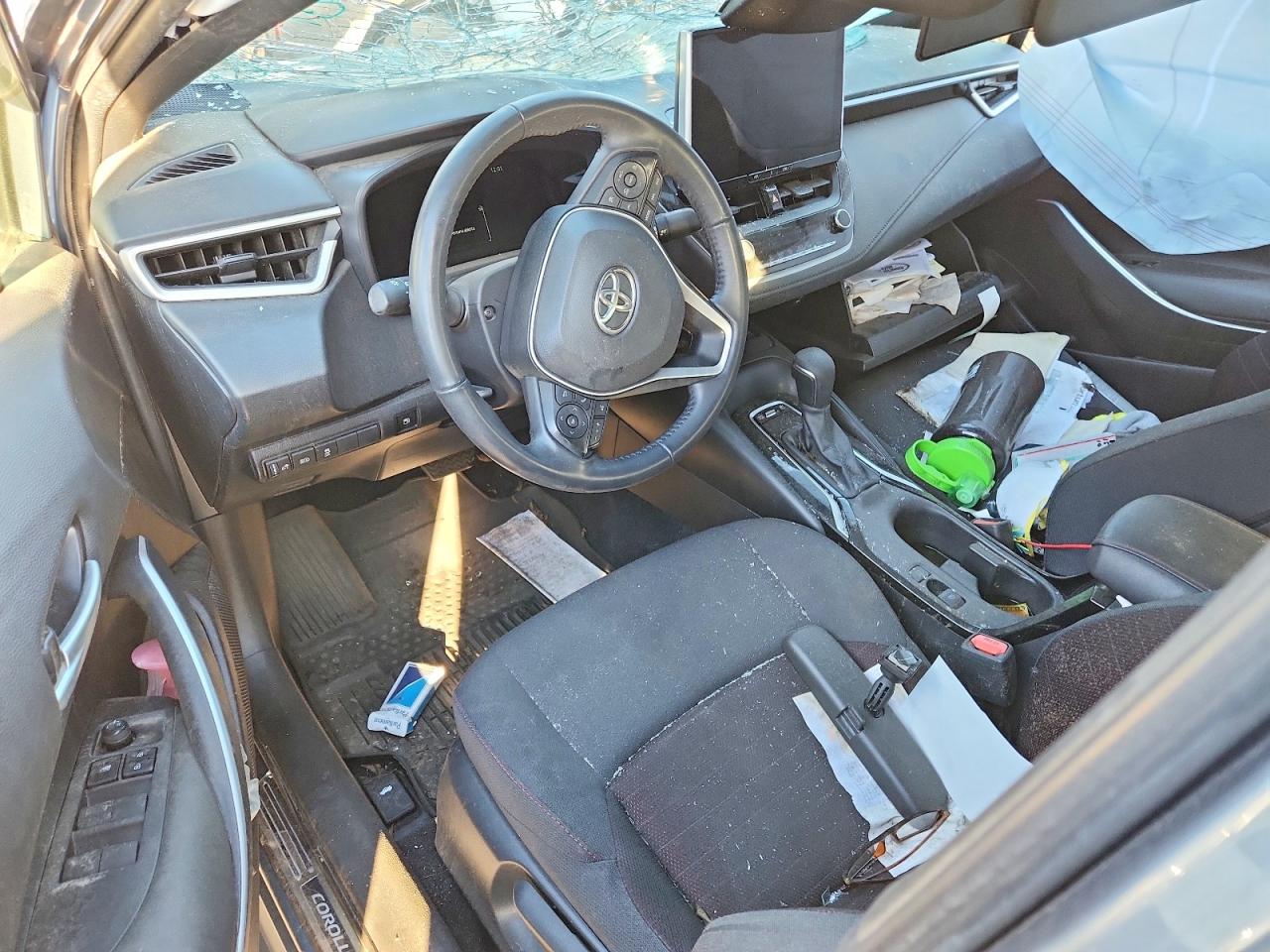 2025 TOYOTA COROLLA LE photo 8