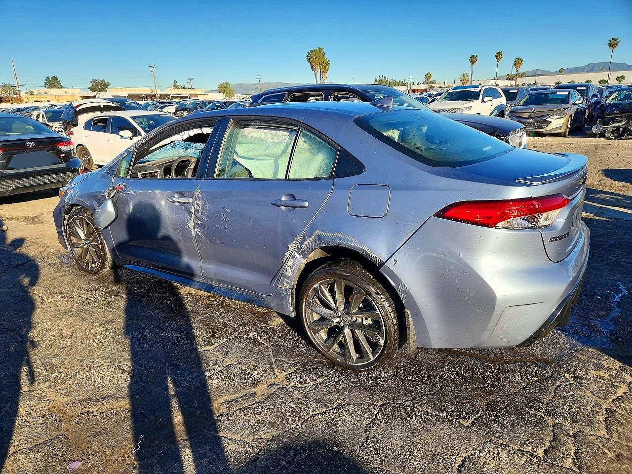 2025 TOYOTA COROLLA LE photo 2