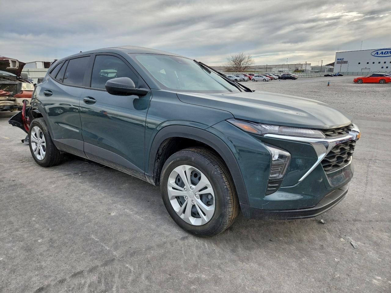2025 CHEVROLET TRAX LS photo 4