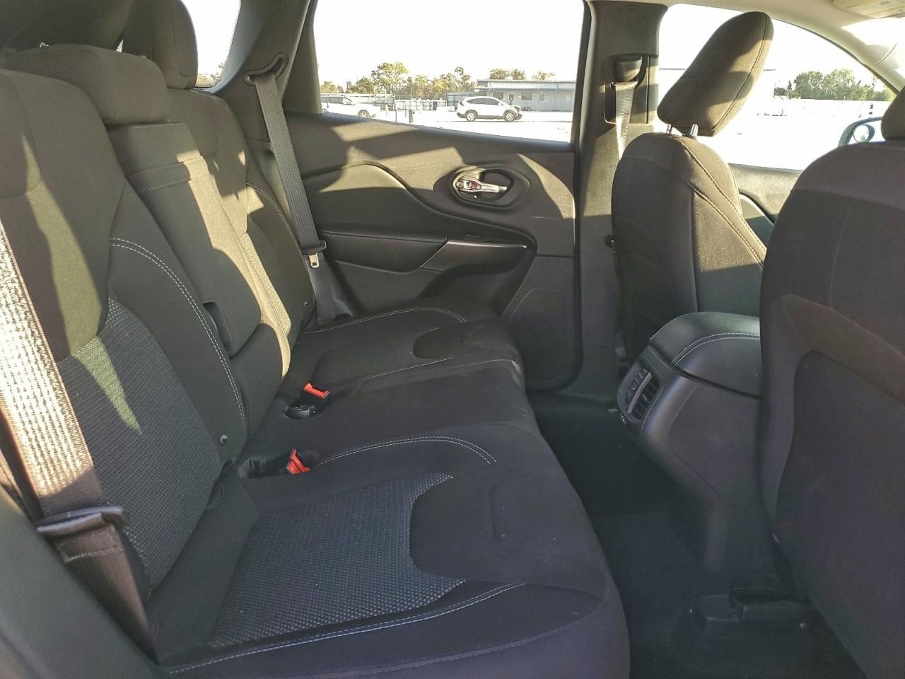 2019 JEEP CHEROKEE LATITUDE photo 21