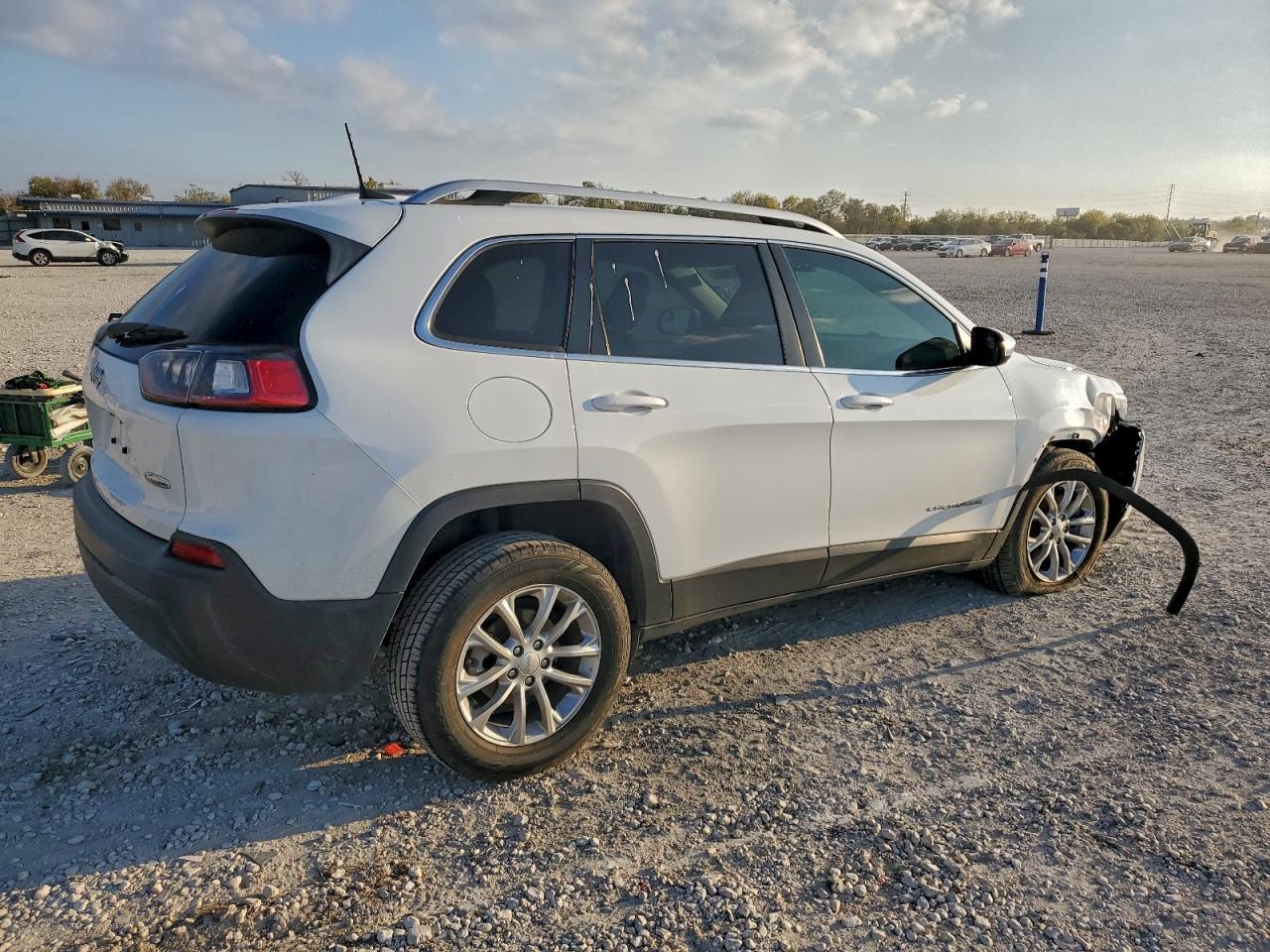 2019 JEEP CHEROKEE LATITUDE photo 5