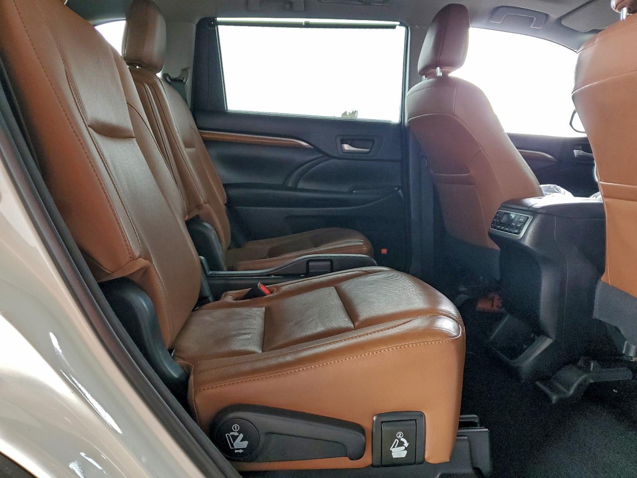 2017 TOYOTA HIGHLANDER HYBRID LIMITED PLATINUM photo 21