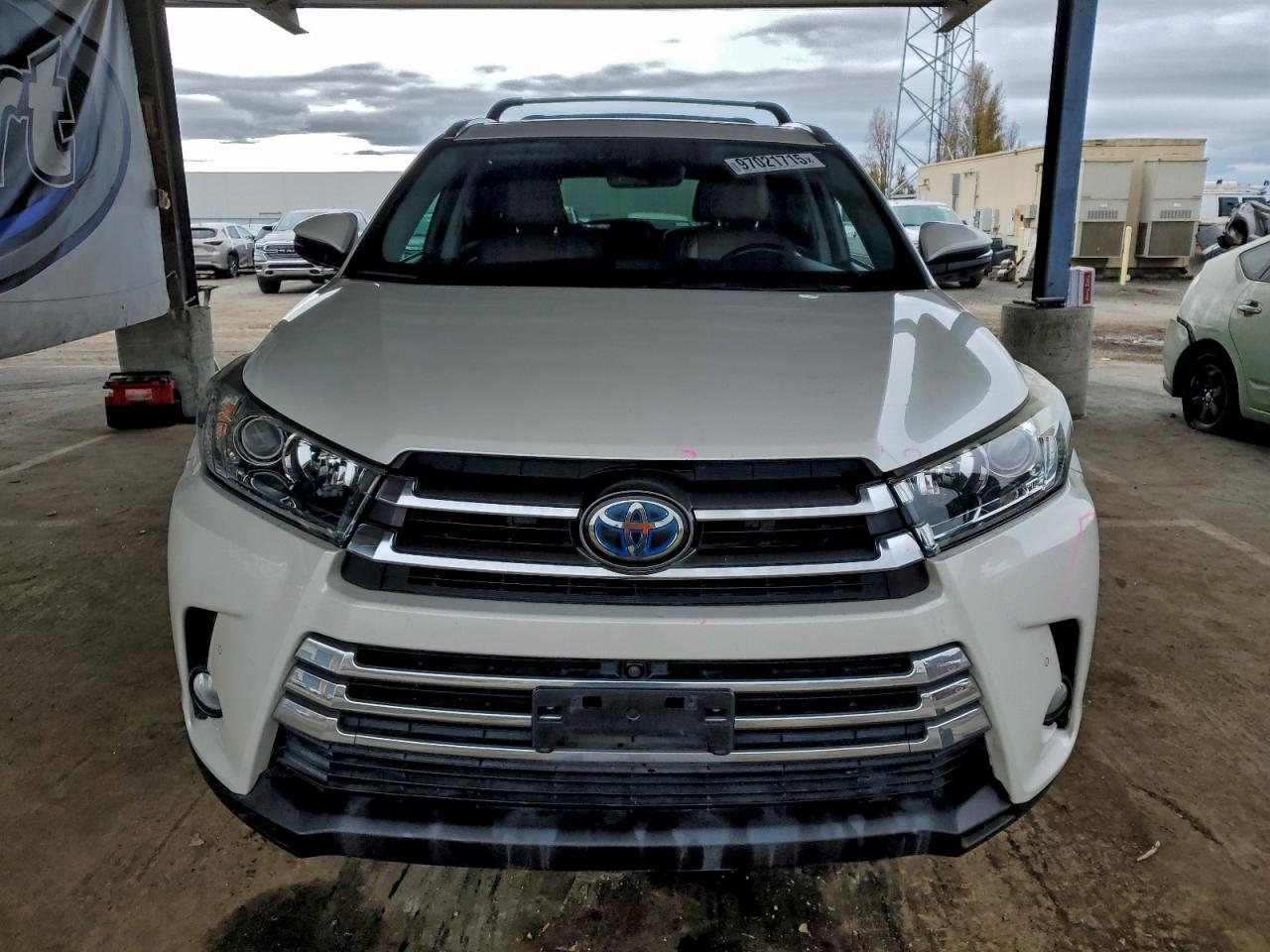 2017 TOYOTA HIGHLANDER HYBRID LIMITED PLATINUM photo 9