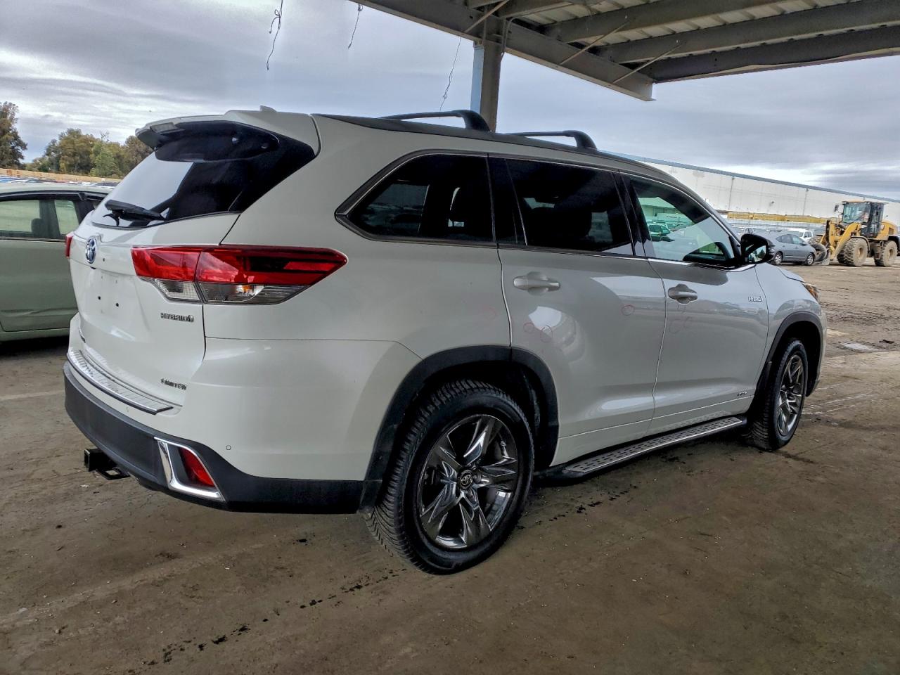 2017 TOYOTA HIGHLANDER HYBRID LIMITED PLATINUM photo 5