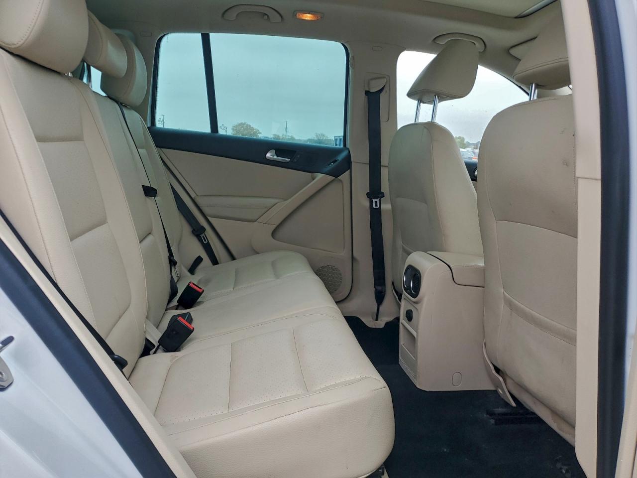 2016 VOLKSWAGEN TIGUAN S photo 11