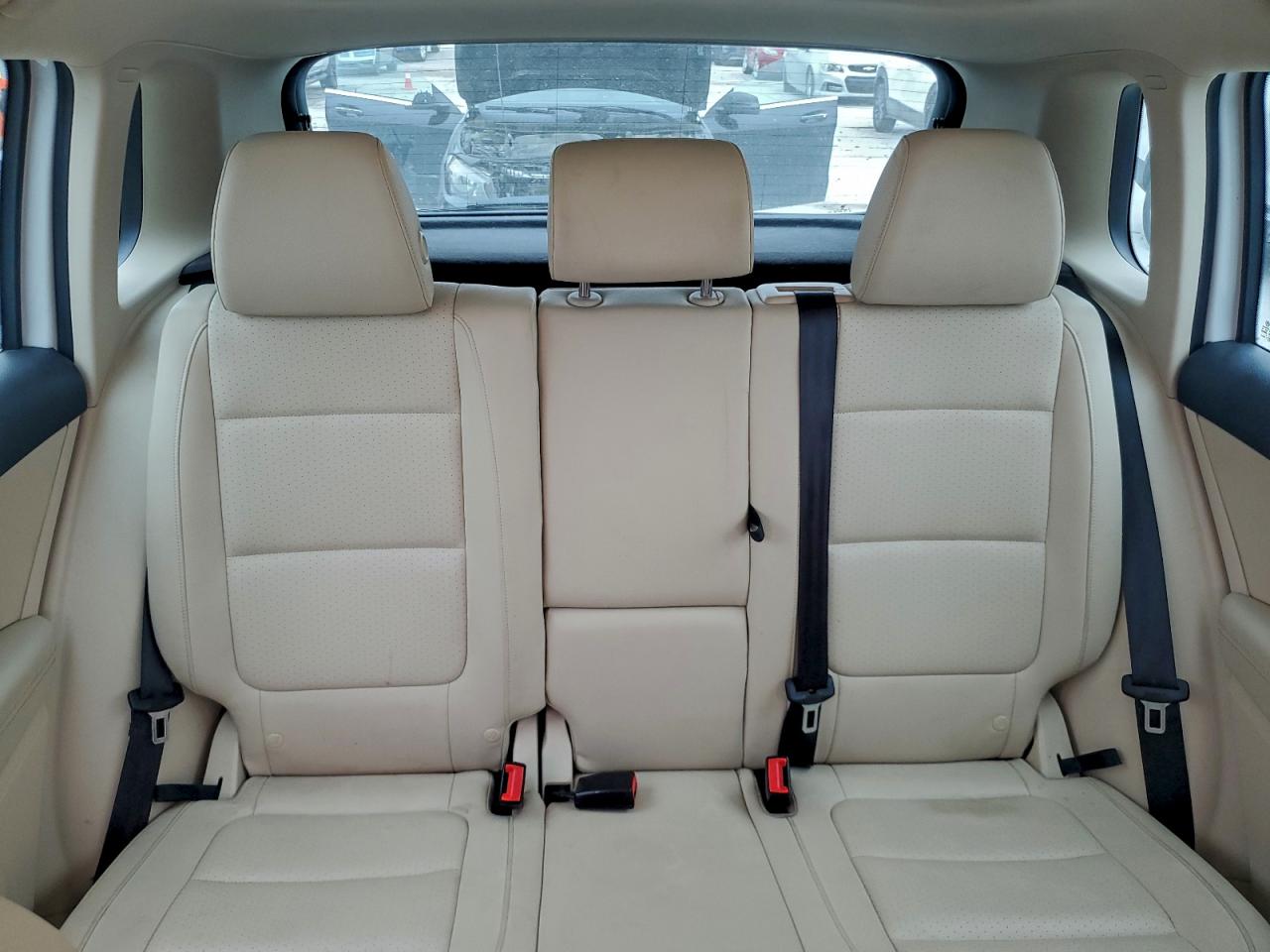 2016 VOLKSWAGEN TIGUAN S photo 10