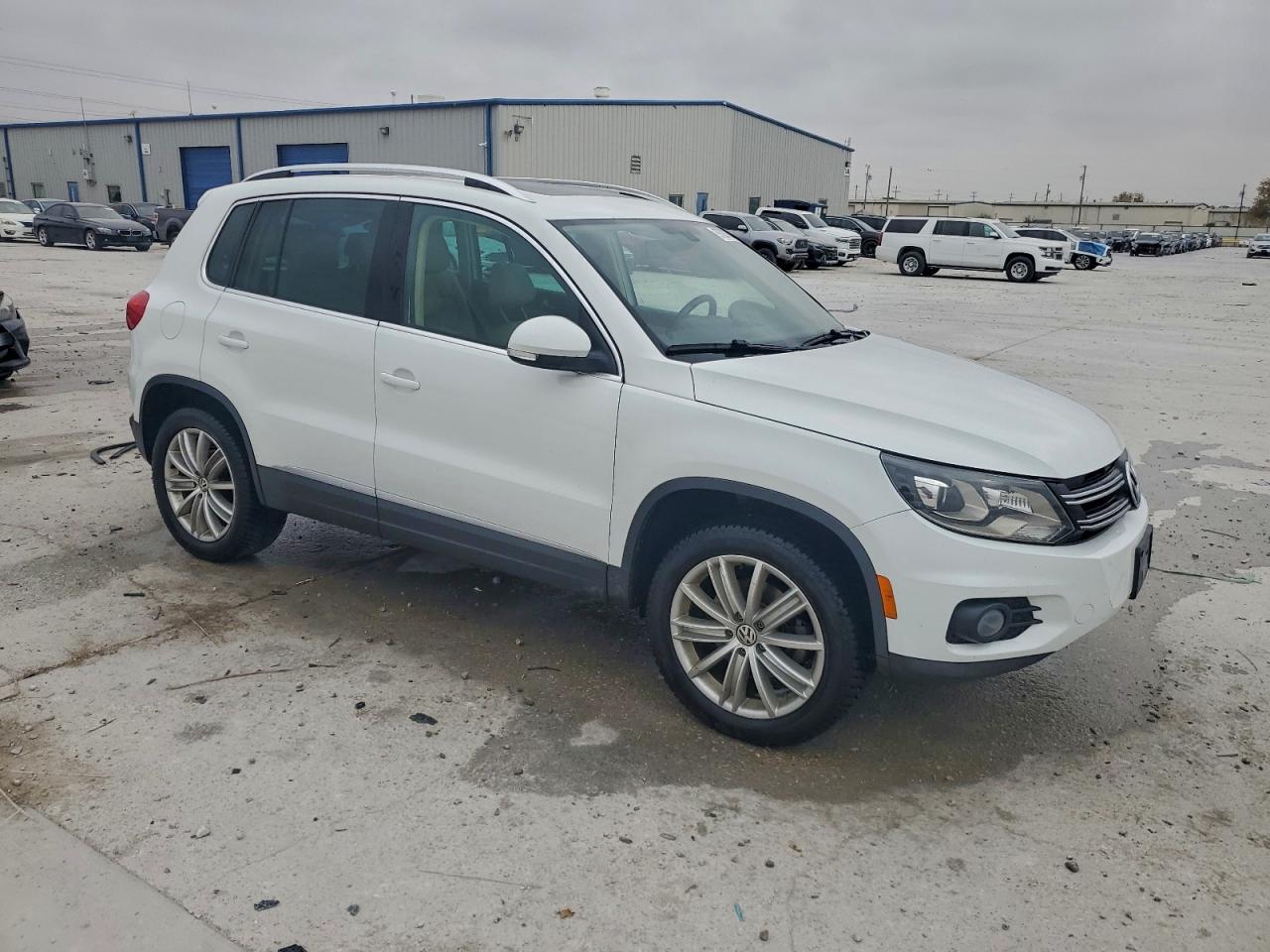 2016 VOLKSWAGEN TIGUAN S photo 4
