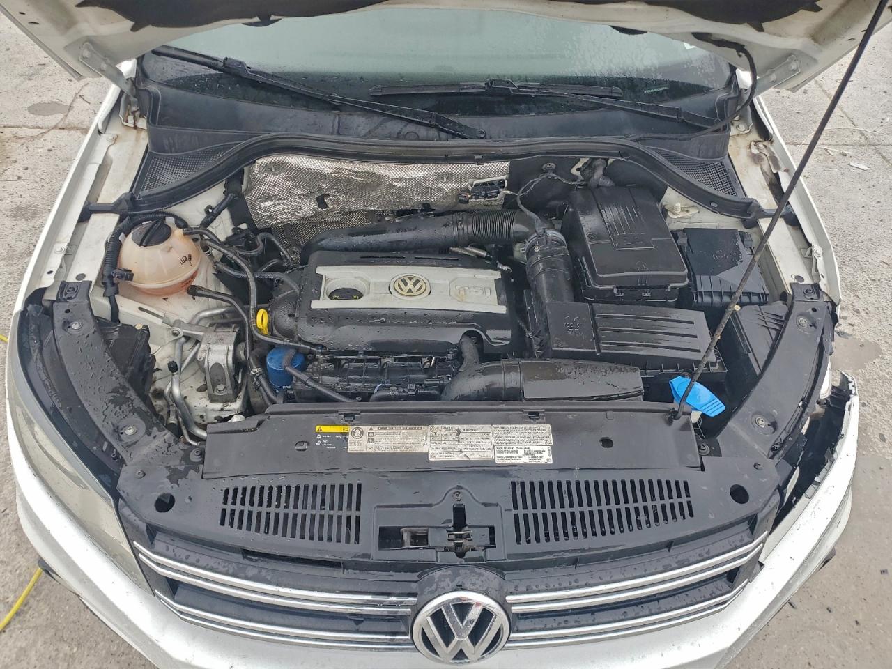 2016 VOLKSWAGEN TIGUAN S photo 12