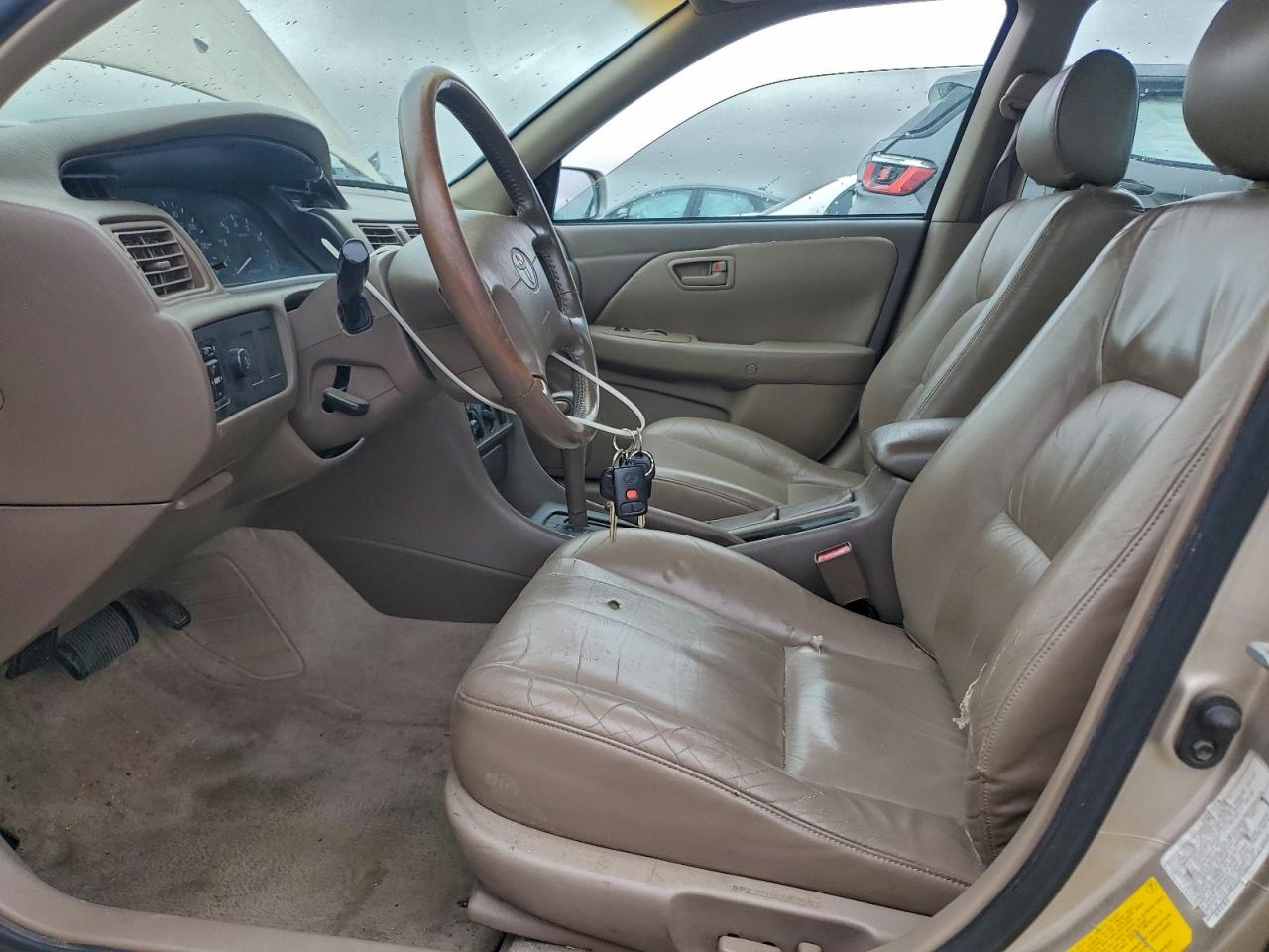 1999 TOYOTA CAMRY LE photo 7